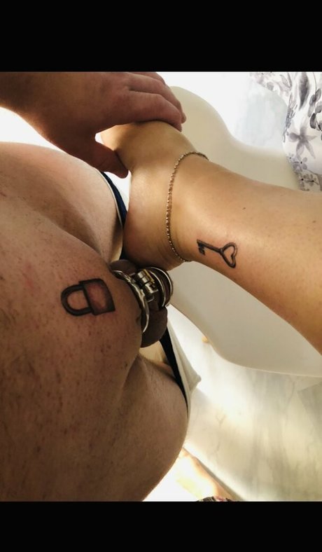 QOSarah model xxx pictures