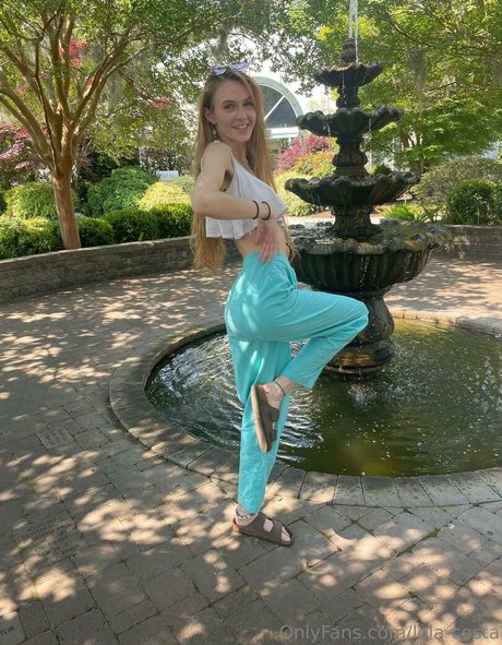 lola costa adult actress pics