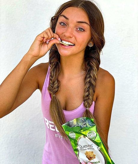 Penelope East Chexit nice model images