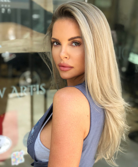 Kayla Collins art star img