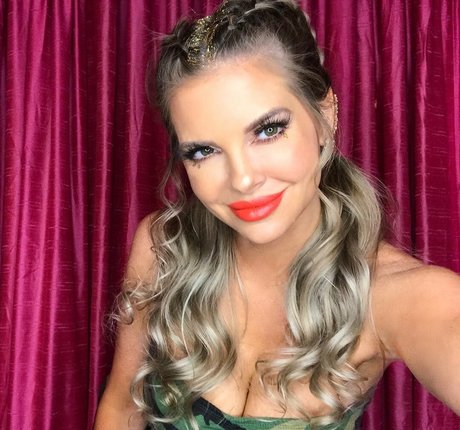 Kayla Collins model xxx photos