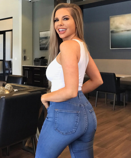 Kayla Collins beautiful model photo