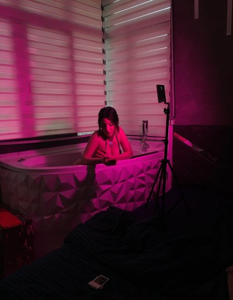 nadeleine pornstar images