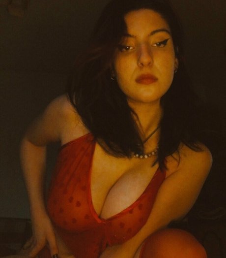 nadeleine high quality pornstar pictures