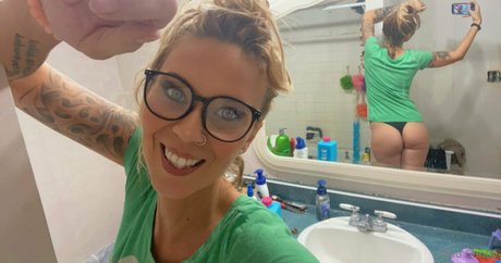 badcandyy pornographic actress photo