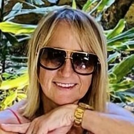 Carol McGiffin pornstar sexy photos