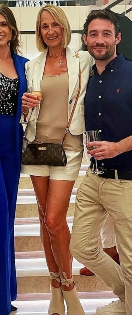 squat onlyfans beautiful photo