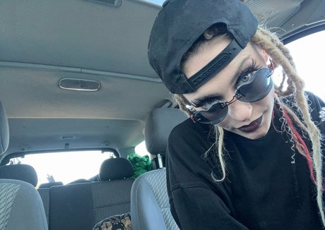 spiderinyourgarden nudes star photo