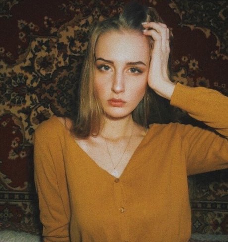 mia little witch model hd image