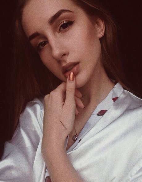 mia little witch pornstar exclusive images