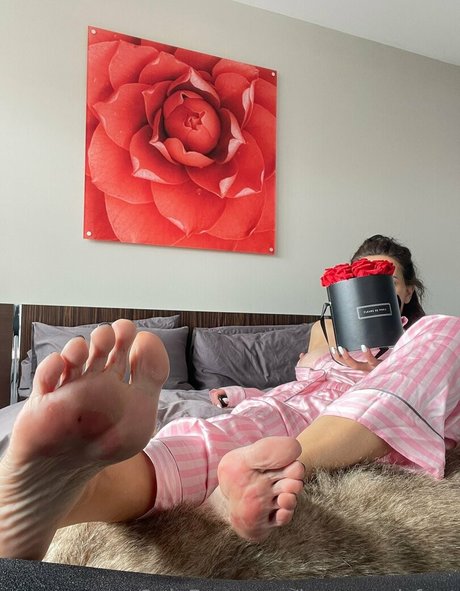 bornroyal feet star erotic pictures