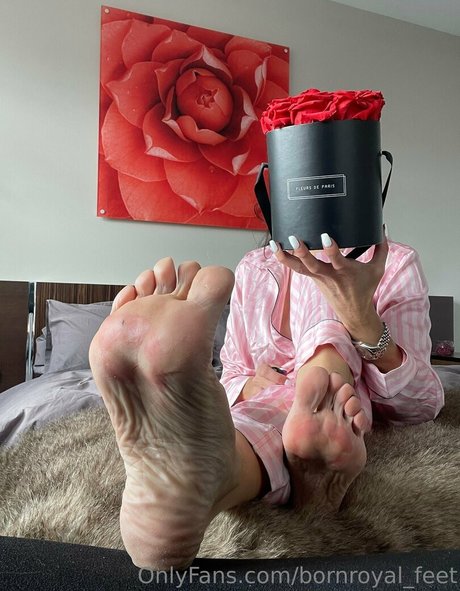 bornroyal feet exclusive actress photo