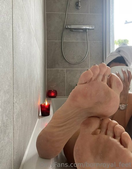 bornroyal feet perfect actress gallery