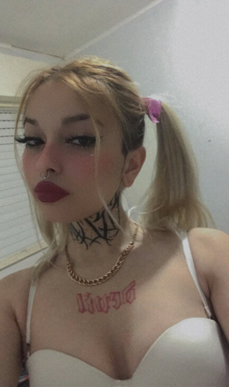 Alaskanebraska13 star adult photo