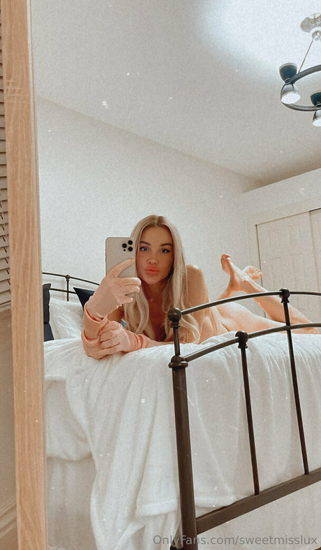 sweetmisslux model nude images