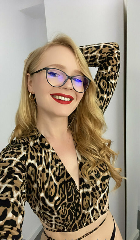 chloe richardson model nude pictures