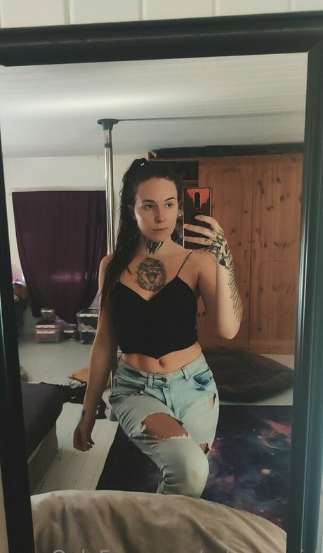 schrimpgirl sexy actress images