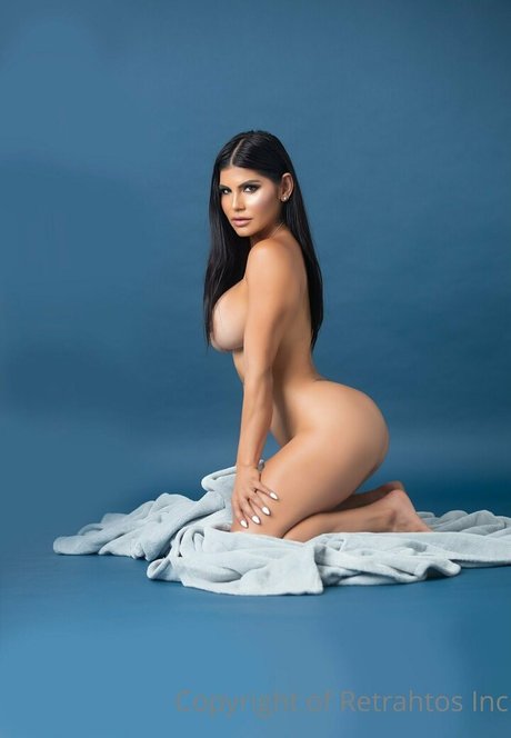 curvy blonde onlyfans best photos