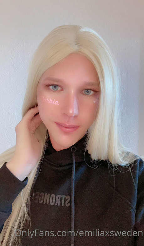 emiliaxsweden pretty model img