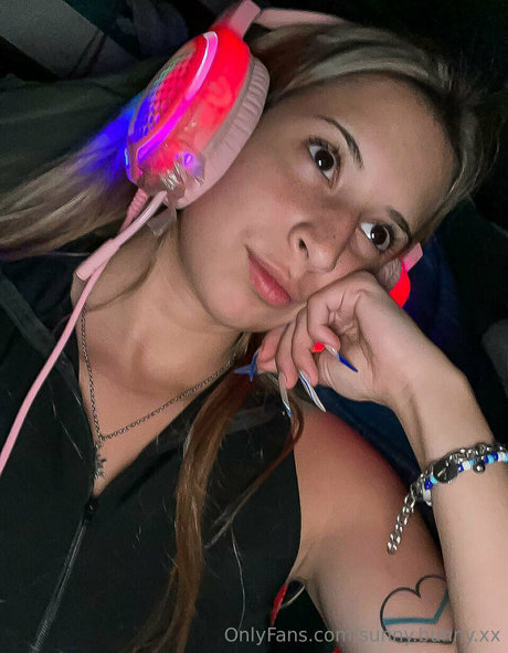 sunny bunny xx hot actress picture