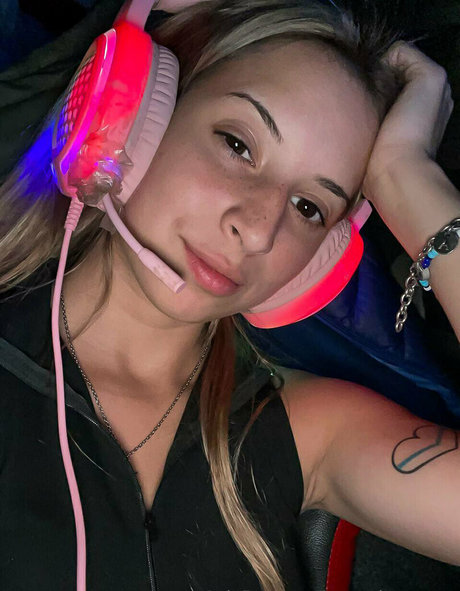 sunny bunny xx naked star img