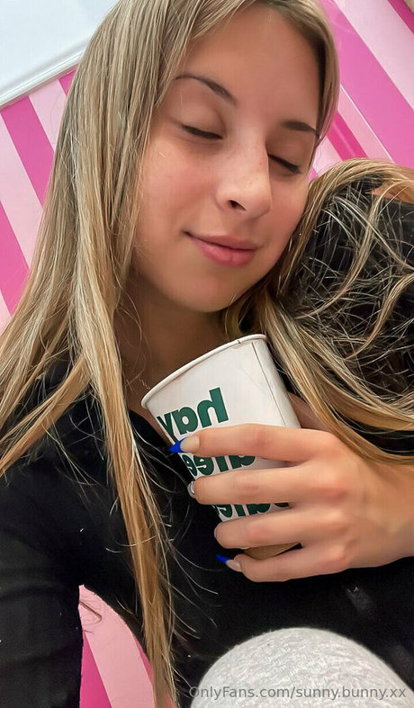 sunny bunny xx model pictures