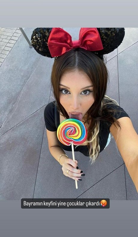 Pollybabbyy porn model picture