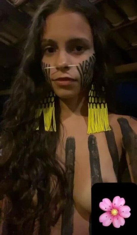 Alice Pataxo sexy actress picture