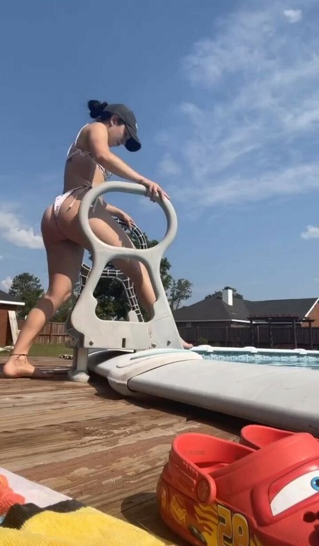 midget miki free pornstar img