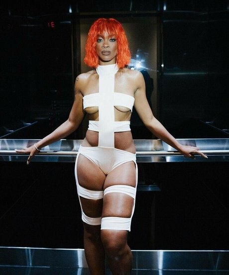 Ari Lennox star porn pics