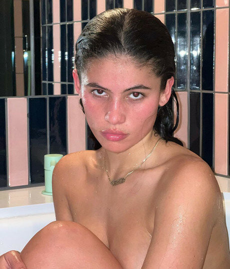 Isabella Carr model xxx photos