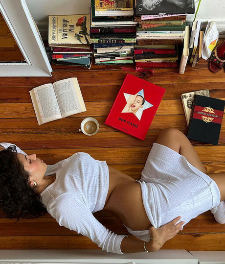 Isabella Carr model naked pic