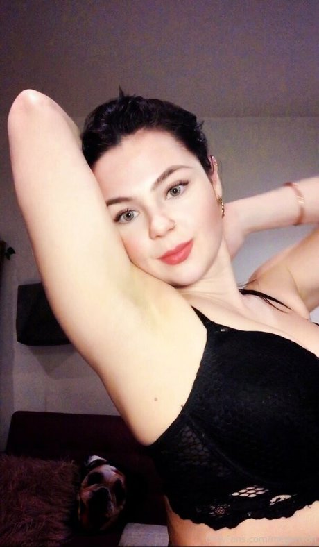 megartron star hot photo