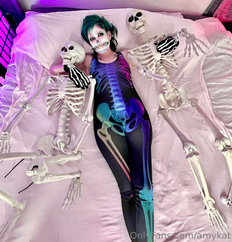 blonde handjob onlyfans beautiful photos