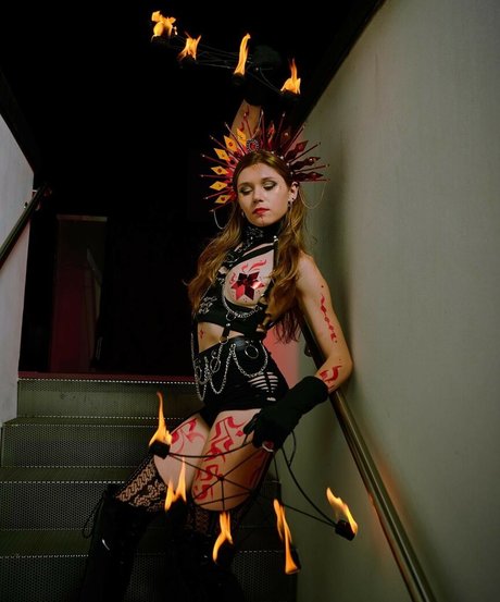 hooping meow nude star images