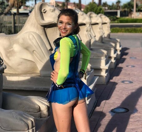 hooping meow model photo