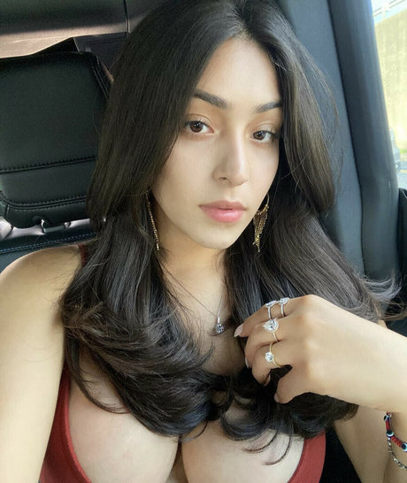 bombassdeisy art actress img