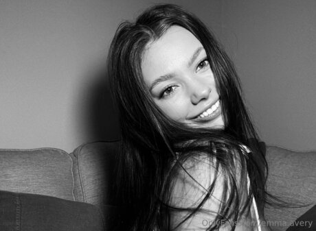 Emma Avery pretty star image