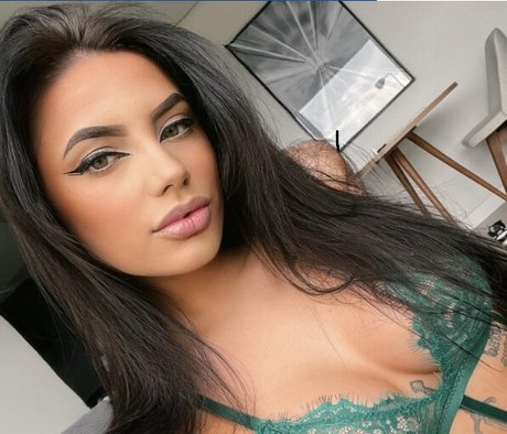 Isa Rockenbach art pornstar picture