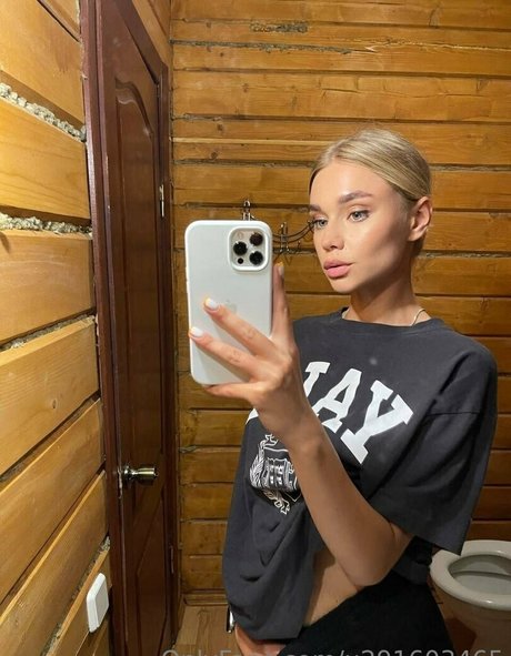 uwetpeach pornographic model images