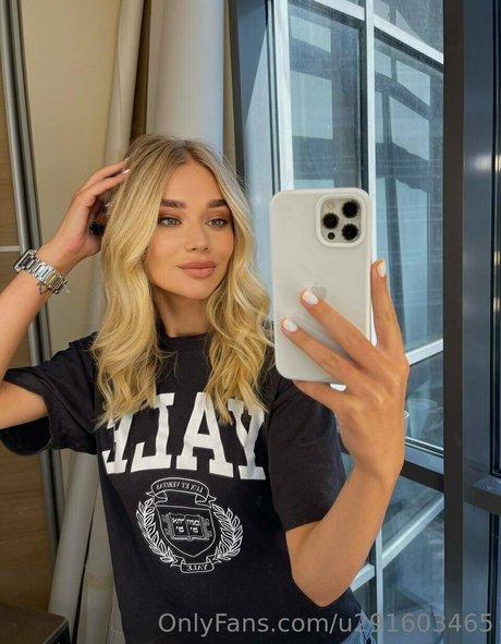 uwetpeach star nude pictures