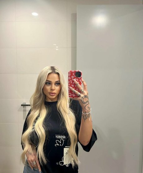 nude pregnant onlyfans pornographic images