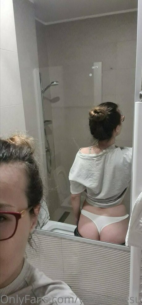 yasminnesummers erotic model pics