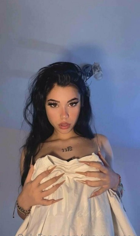 Mayaxrosee sex pornstar pictures