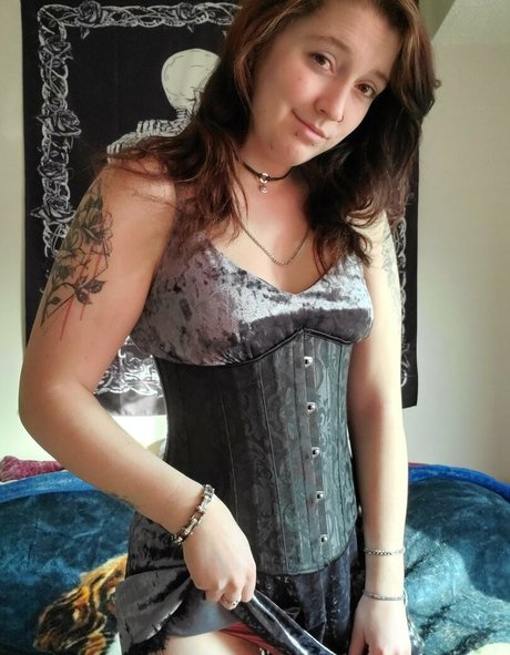 dreadfuldesire star adult img