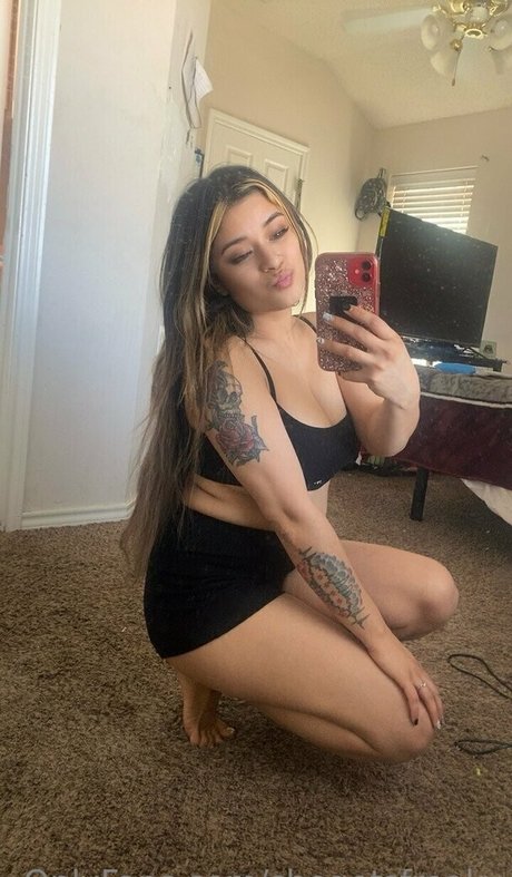 shegetsfreaky art star pic