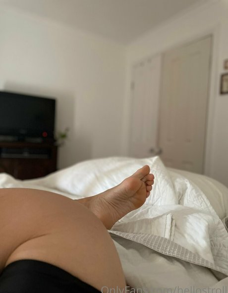 hellostroll porn actress image