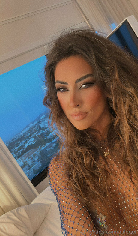 alileeof pretty actress picture