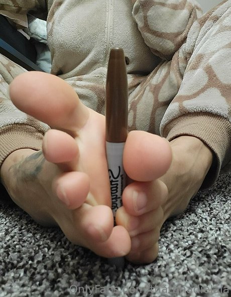 hairy legs onlyfans xxx picture