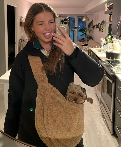 Maya V Henry star high quality img